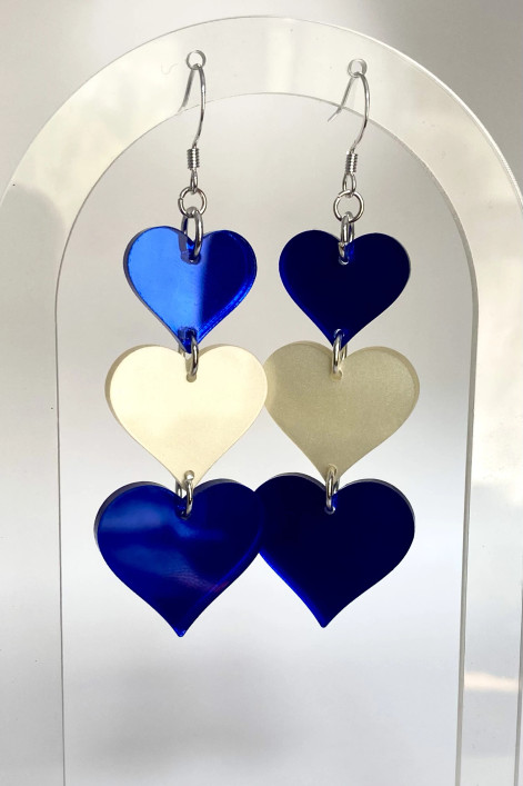 Sydänketju- sinivalkoinen