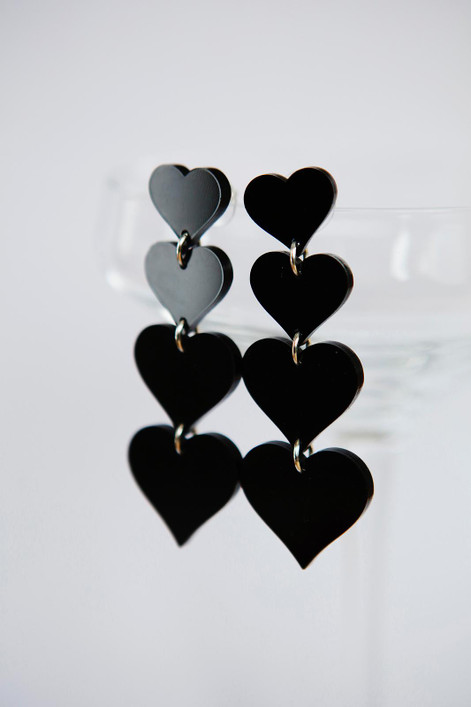 Sydänketju, musta (nappi)