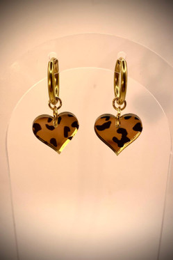 Hertta- leopardi kulta