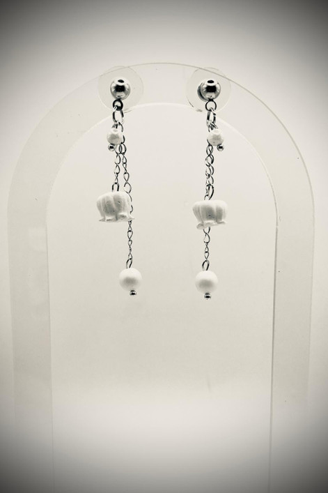 Sanelma - valkoinen - hopea - nappi