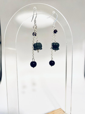 Sanelma - musta - hopea - koukku