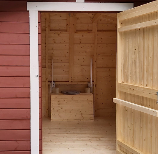 Esteetön Invahuussi