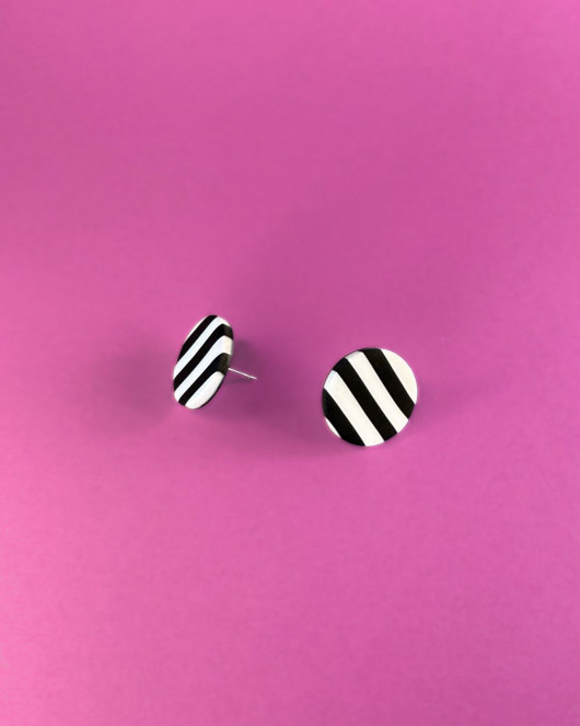 Pyöreät nappikorvikset