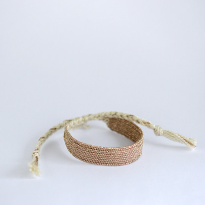 Kudottu rannekoru - mallikappale