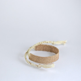 Kudottu rannekoru - mallikappale