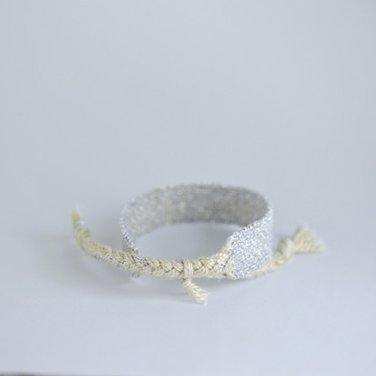 Kudottu rannekoru - mallikappale