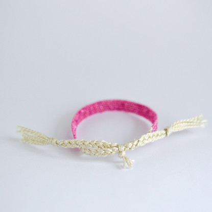 Kudottu rannekoru - mallikappale