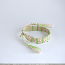 Kudottu rannekoru - mallikappale