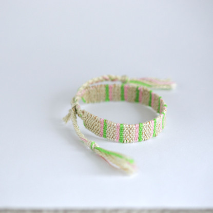 Kudottu rannekoru - mallikappale