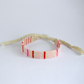 Kudottu rannekoru - mallikappale