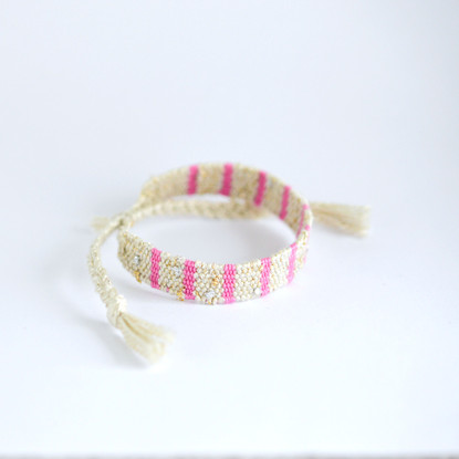 Kudottu rannekoru - mallikappale