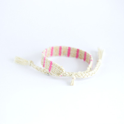 Kudottu rannekoru - mallikappale