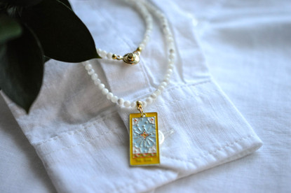 Helmikaulakoru kullatulla The Star riipuksella