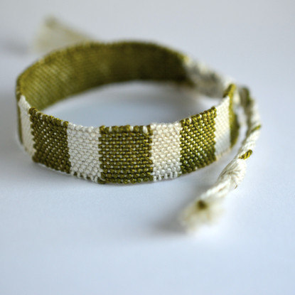 Kudottu rannekoru - mallikappale