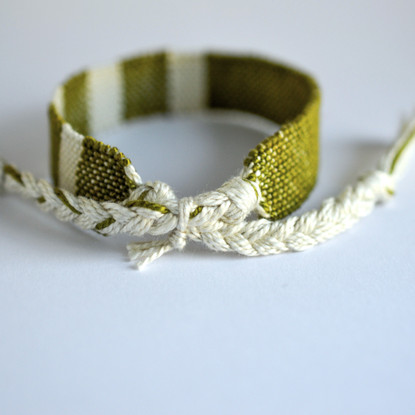 Kudottu rannekoru - mallikappale