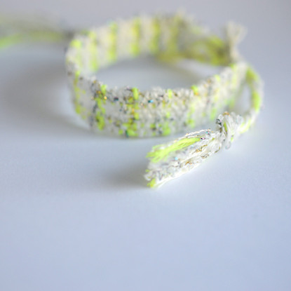 Kudottu rannekoru - mallikappale