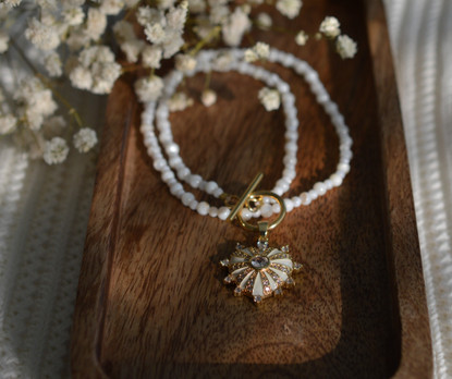 Mother of Pearls helmikaulakoru