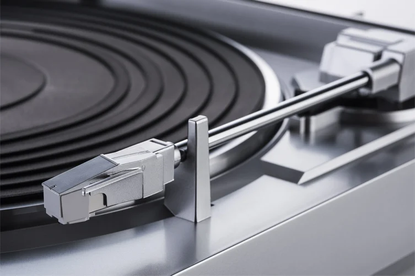 Denon DP-29F levysoitin