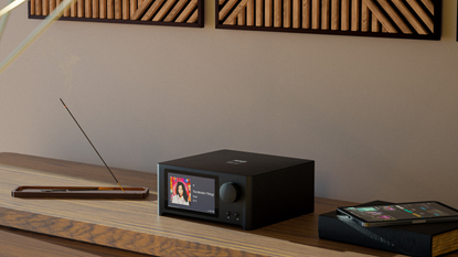 NAD C700 V2 BluOS Streaming vahvistin