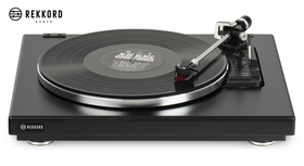 Rekkord F400 satiini musta vinyylisoitin