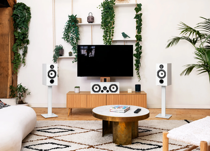 Triangle Borea BR04 White kaiutinpari