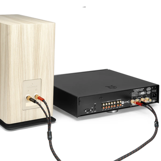 Triangle Red kaiutinkaapelit 3m pituudella