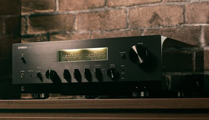 Yamaha R-N2000A 