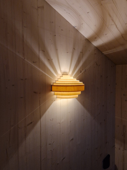 Lasku Seinävalaisin