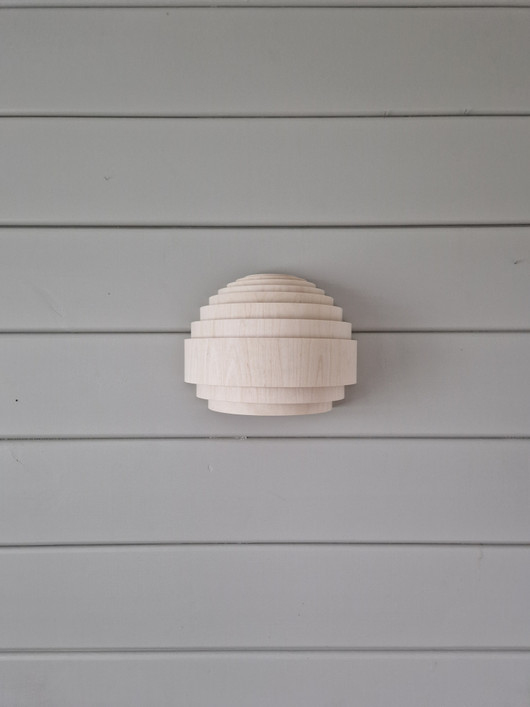 Nousu seinävalaisin