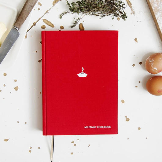My Family Cookbook - reseptikirja perheen ruokamuistoille