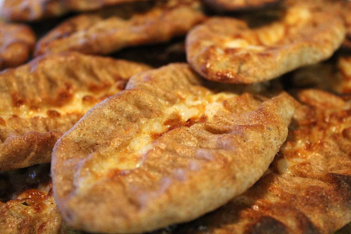 Makuaisti muistaa, vaikka mieli unohtaisi – ruoka tunteiden ja tarinoiden kantajana