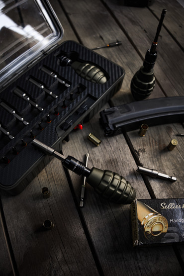 Gun Power Tool – 17-Piece Grenade-Style  –venttiilityökalusarja