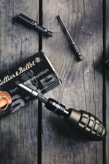 Gun Power Tool – 17-Piece Grenade-Style  –venttiilityökalusarja