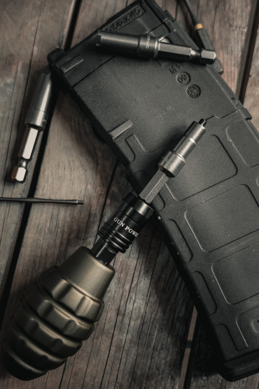 Gun Power Tool – 17-Piece Grenade-Style  –venttiilityökalusarja