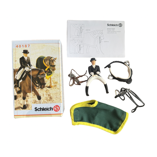 Schleich 40187 kouluratsastaja Krisella ja kouluvarusteet laatikko 
