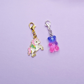 Kalenterikoru, nallekarkit. Neljä erilaista.