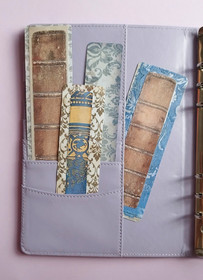 Kirjanmerkit, Old brown books