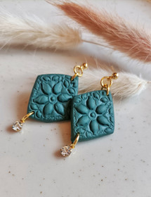 Smaragdinvihreät ruudut, nappikorvakorut 