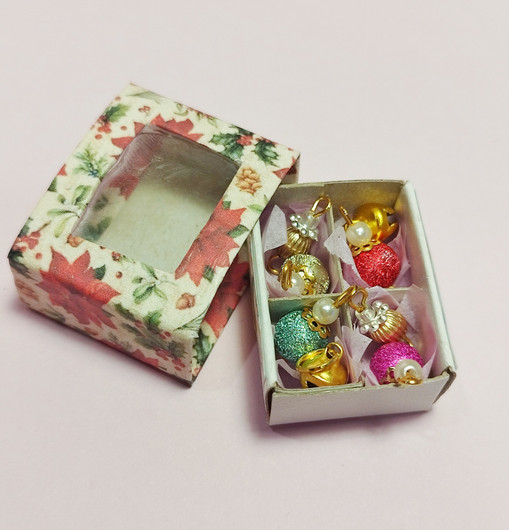 Jouluboxi tonttuoven koristeluun 