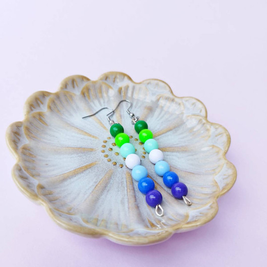 Pride helmikorvakorut,homo-lipun väreissä. 