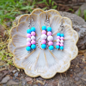 Pride helmikorvakorut, transsukupuolinen-lipun väreissä. 