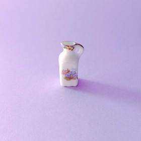 Posliini kannu nukkekotiin