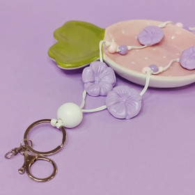 Avainnauha, herkät kukat.