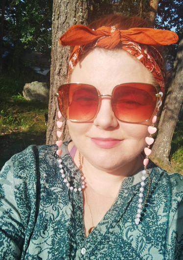 Silmälasiketju, korallinpunaiset sydämet