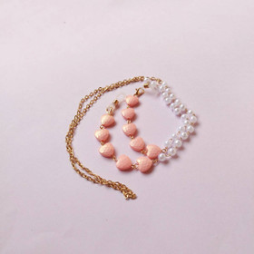 Silmälasiketju, korallinpunaiset sydämet