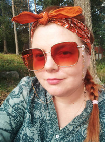 Silmälasiketju, tähdet ja kuut