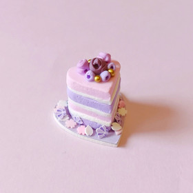 Sydänkerroskakku nukkekotiin