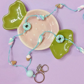 Avainnauha, kolme herkkua