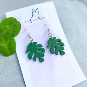 Peikonlehden muotoiset puukorvakorut