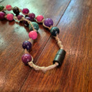 Aija-avainnauha Pellava puuhelmet - n. 147 cm - turvalukolla